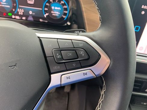 Used 2025 Volkswagen Atlas SE FWD image 29