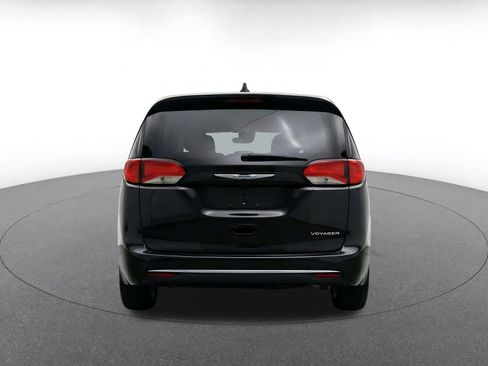 Used 2024 Chrysler Voyager LX FWD image 6