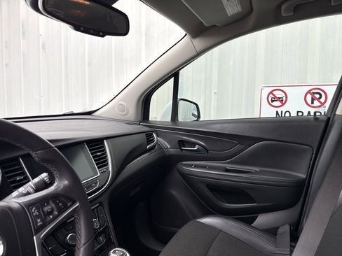 Used 2021 Buick Encore Preferred image 12