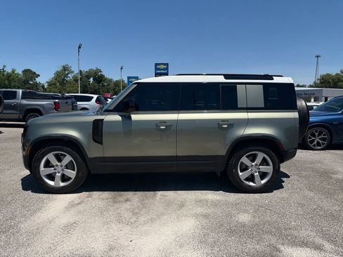 Used 2025 Land Rover Defender 110 S AWD/4WD image 4