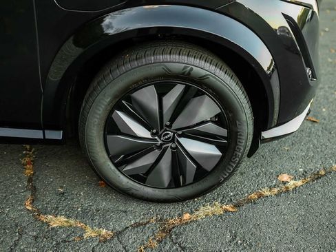 Used 2024 Nissan Ariya AWD image 6