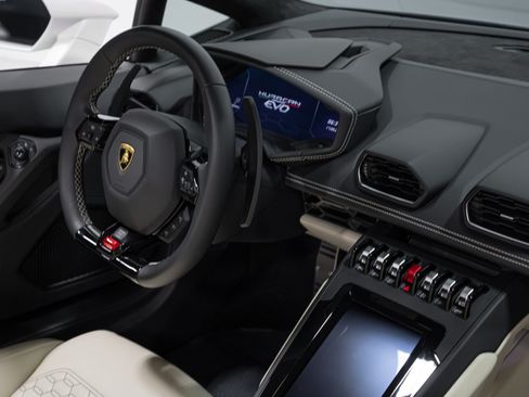 Used 2024 Lamborghini Huracan EVO AWD/4WD image 80