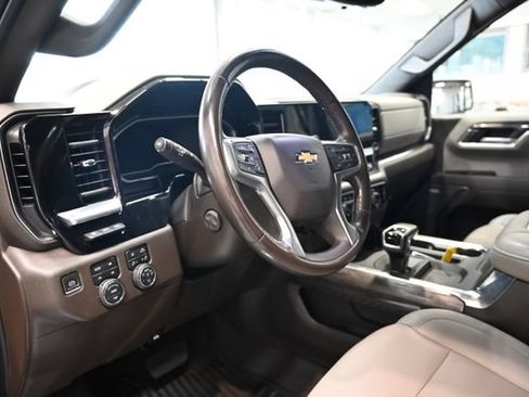 Used 2022 Chevrolet Silverado 1500 LTZ w/ LTZ Premium Package AWD/4WD image 21