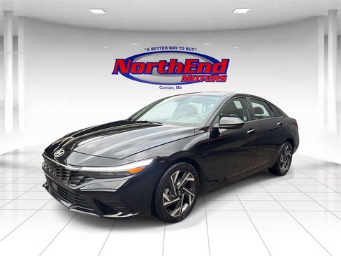 Used 2025 Hyundai Elantra SEL image 3