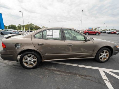 Used 2001 Oldsmobile Alero GLS FWD image 6