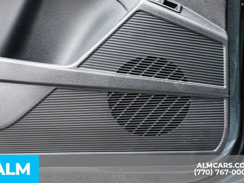 Used 2022 Volkswagen Taos SE image 48