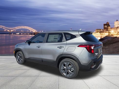 New 2026 Kia Seltos LX image 3