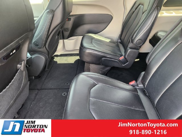 Used 2024 Chrysler Pacifica Touring-L FWD image 29