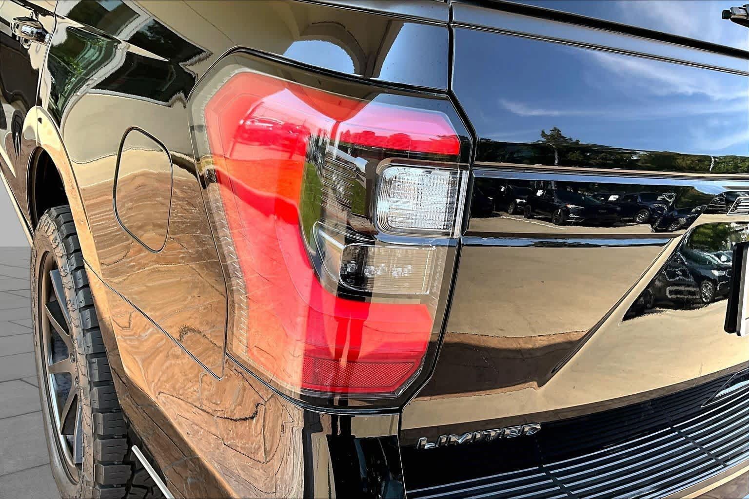 Used 2021 Ford Expedition Limited RWD image 26