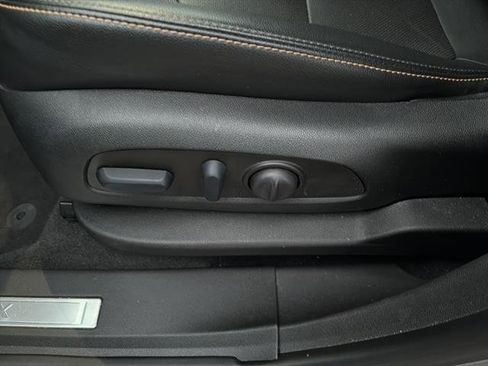 Used 2023 Chevrolet Equinox Premier image 16