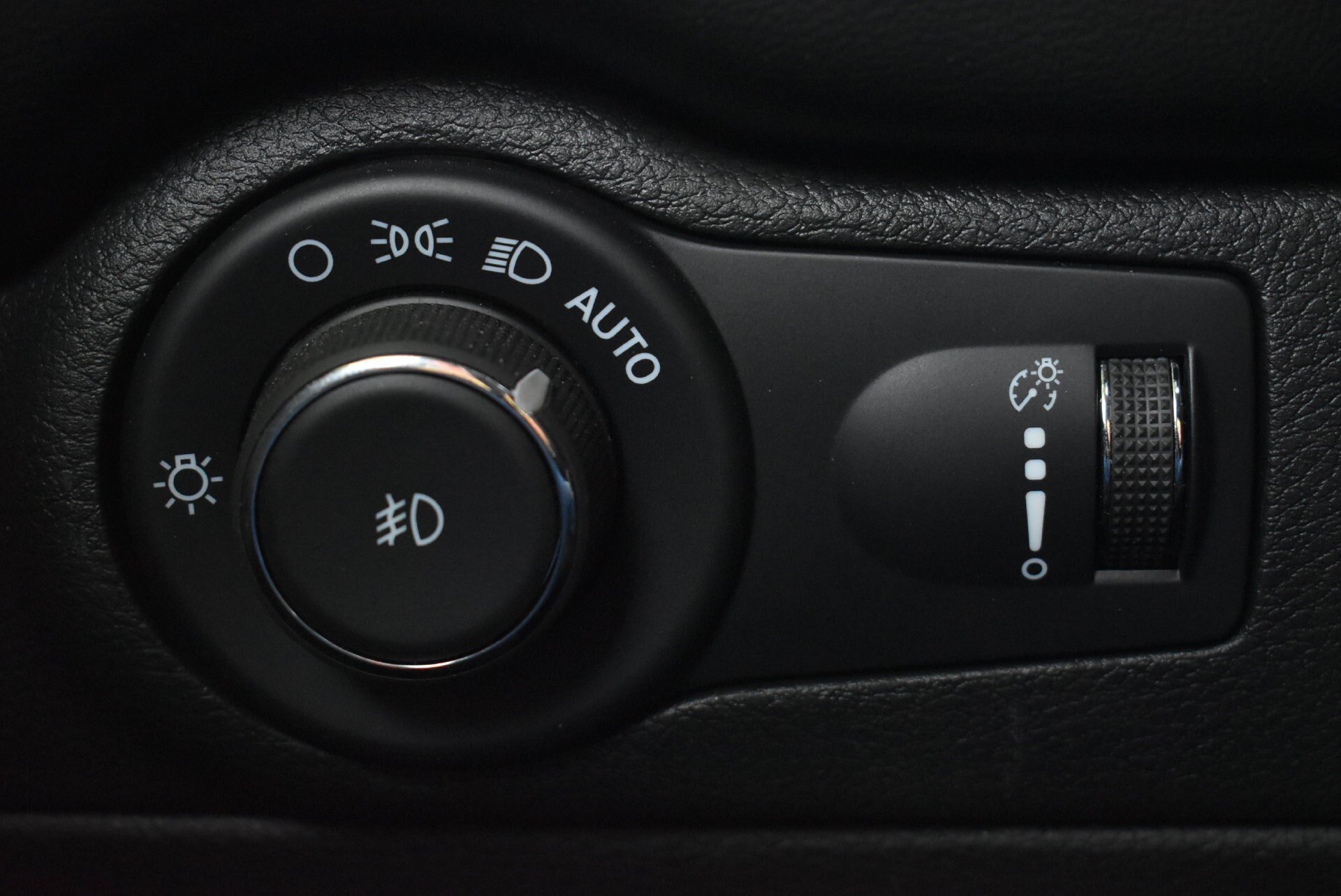 Used 2023 Dodge Durango R/T AWD/4WD image 19