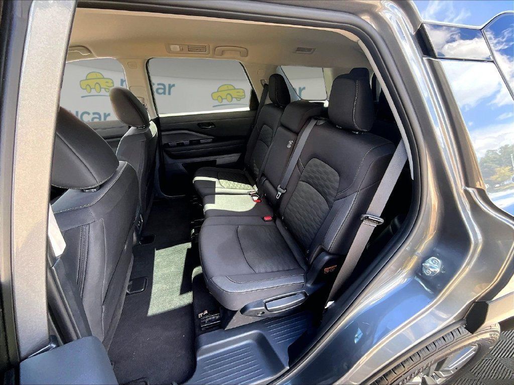 Certified 2026 Nissan Pathfinder SV AWD/4WD image 15