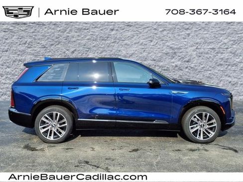 New 2026 Cadillac Vistiq Sport image 4