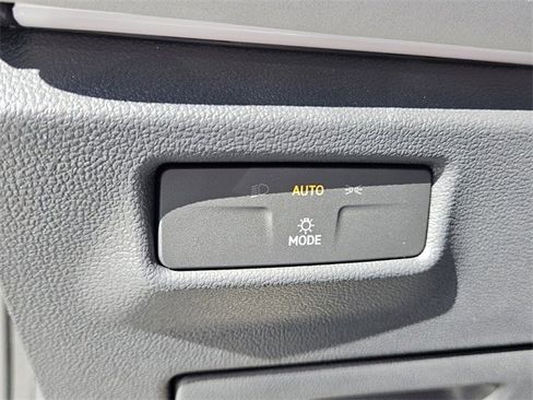 New 2026 Volkswagen Tiguan SE image 27