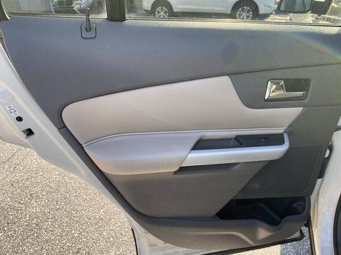 Used 2013 Ford Edge SE FWD image 13