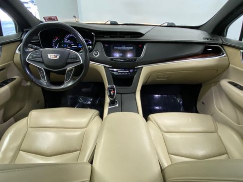 Used 2018 Cadillac XT5 Luxury w/ Driver Awareness Package AWD/4WD image 27