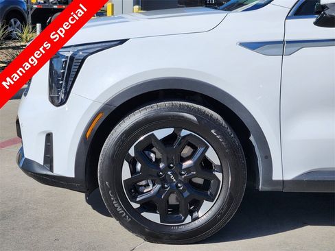 New 2025 Kia Sorento S image 5
