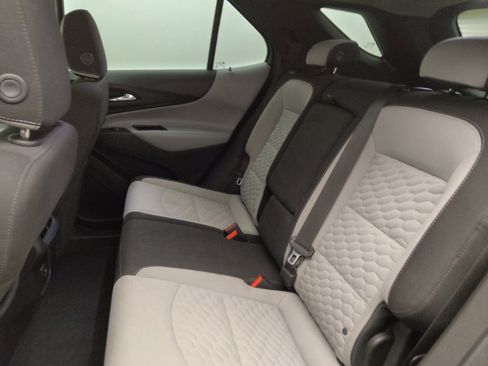 Used 2019 Chevrolet Equinox LS FWD image 18
