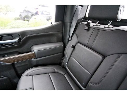 Used 2022 Chevrolet Silverado 1500 High Country w/ Technology Package image 11