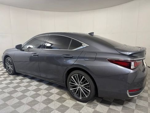 Used 2024 Lexus ES 300h w/ Premium Package FWD image 4