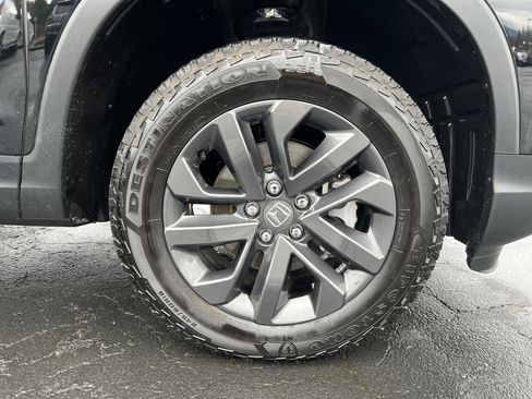 Used 2025 Honda Ridgeline Sport image 11