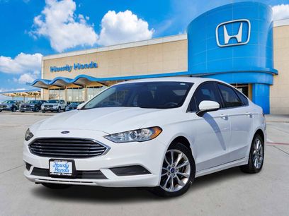 Used 2017 Ford Fusion SE w/ Fusion SE Technology Package