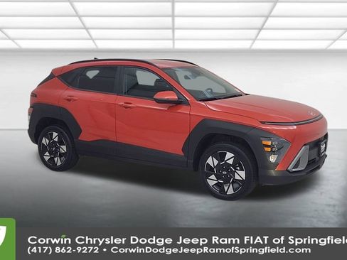 Used 2024 Hyundai Kona SEL image 2