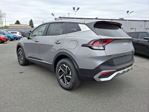New 2025 Kia Sportage LX image 4