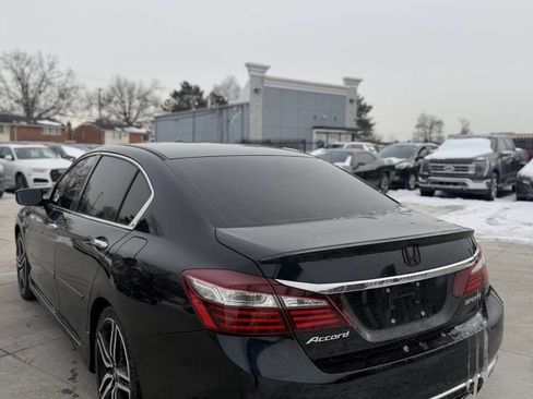 Used 2016 Honda Accord Sport image 6