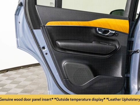 Used 2021 Volvo XC90 T6 Momentum w/ Protection Package image 38