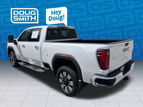 Used 2025 GMC Sierra 3500 Denali w/ Denali Reserve Package AWD/4WD image 4