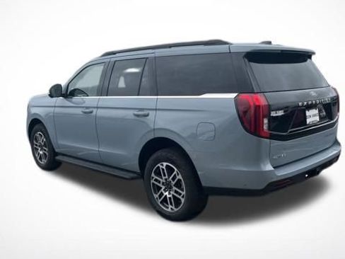 New 2025 Ford Expedition Active image 4