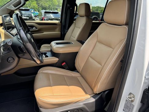 Used 2021 Chevrolet Suburban Premier w/ Premium Package AWD/4WD image 18