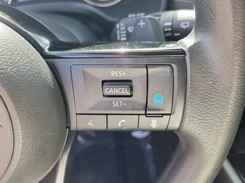 Certified 2022 Nissan Rogue SV FWD image 20