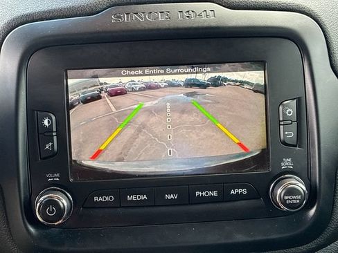 Used 2016 Jeep Renegade Latitude FWD image 18