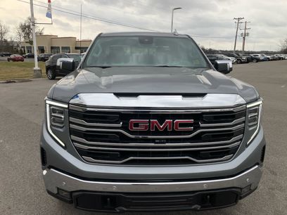 New 2026 GMC Sierra 1500 SLT w/ SLT Premium Package