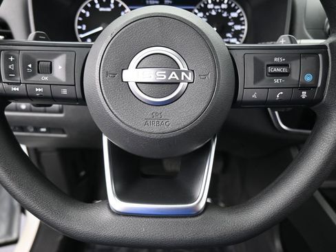 Used 2024 Nissan Rogue SV image 30