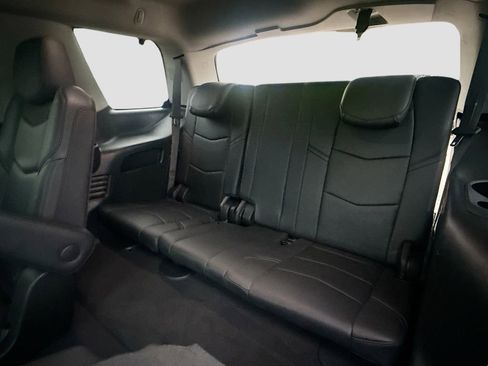 Used 2020 Cadillac Escalade Premium Luxury w/ Escalade Sport Edition image 30