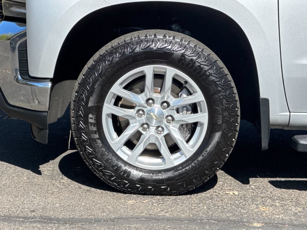 Used 2020 Chevrolet Silverado 1500 LT w/ Convenience Package AWD/4WD image 35
