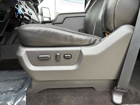 Used 2016 Ford F250 Lariat w/ Chrome Package AWD/4WD image 15