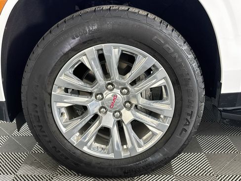 Used 2025 GMC Yukon XL Denali RWD image 35