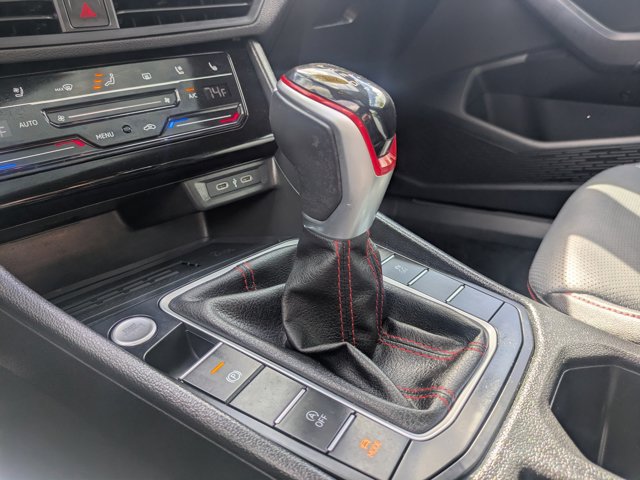 Used 2025 Volkswagen Jetta GLI Autobahn FWD image 27
