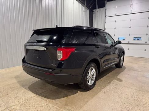 Used 2024 Ford Explorer XLT AWD/4WD image 7