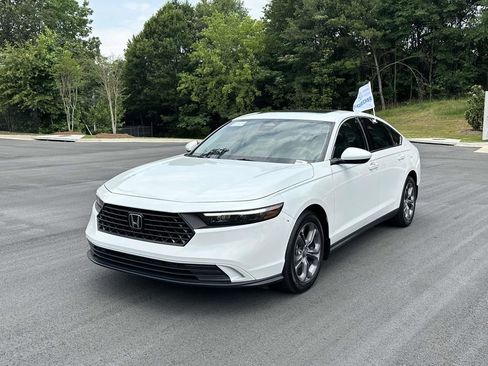 Certified 2024 Honda Accord EX image 3