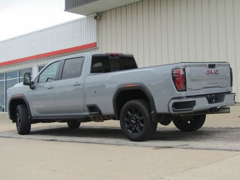 Used 2025 GMC Sierra 2500 AT4 w/ Technology Package AWD/4WD image 10