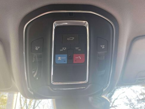 Used 2023 Jeep Grand Cherokee Limited image 30