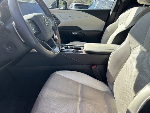 Used 2024 Lexus RX 350 image 11
