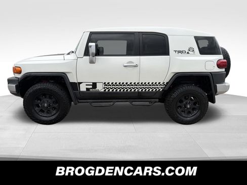 Used 2013 Toyota FJ Cruiser 4WD image 5