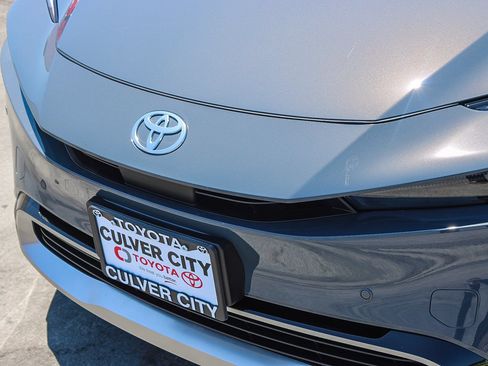 New 2026 Toyota Prius Plug-In Hybrid FWD image 6