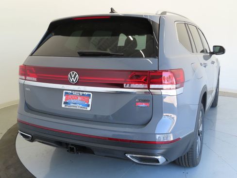 New 2025 Volkswagen Atlas SEL image 4